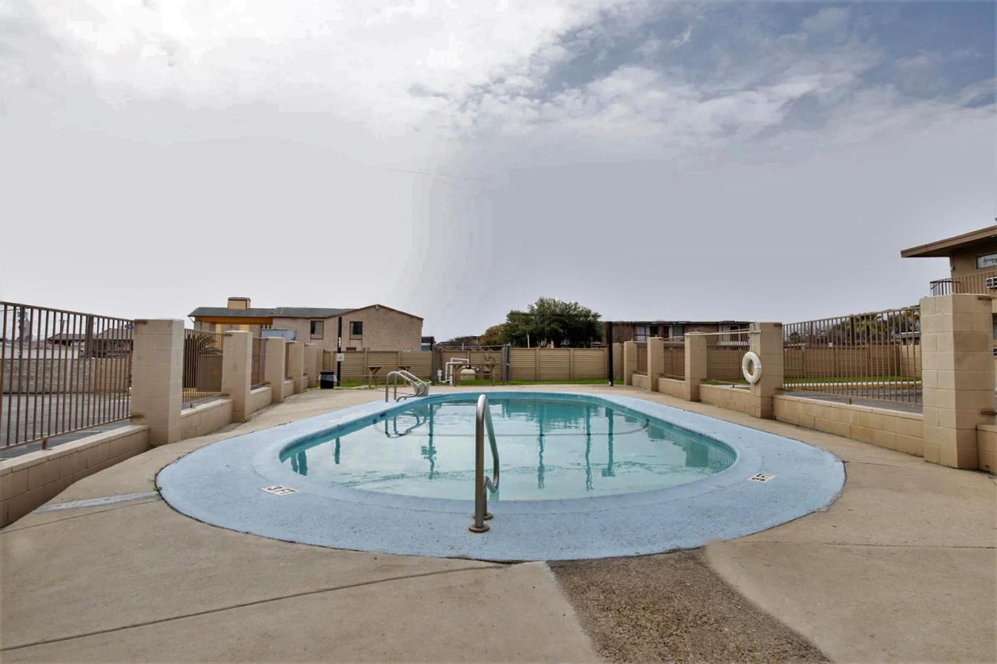 Oyo Hotel San Antonio Lackland Afb Seaworld Hwy 90 W Kültér fotó