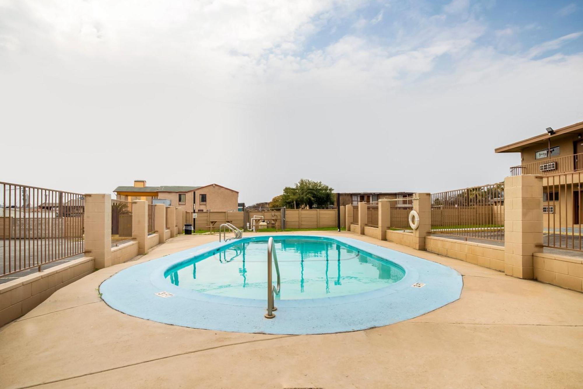 Oyo Hotel San Antonio Lackland Afb Seaworld Hwy 90 W Kültér fotó