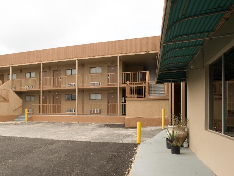 Oyo Hotel San Antonio Lackland Afb Seaworld Hwy 90 W Kültér fotó